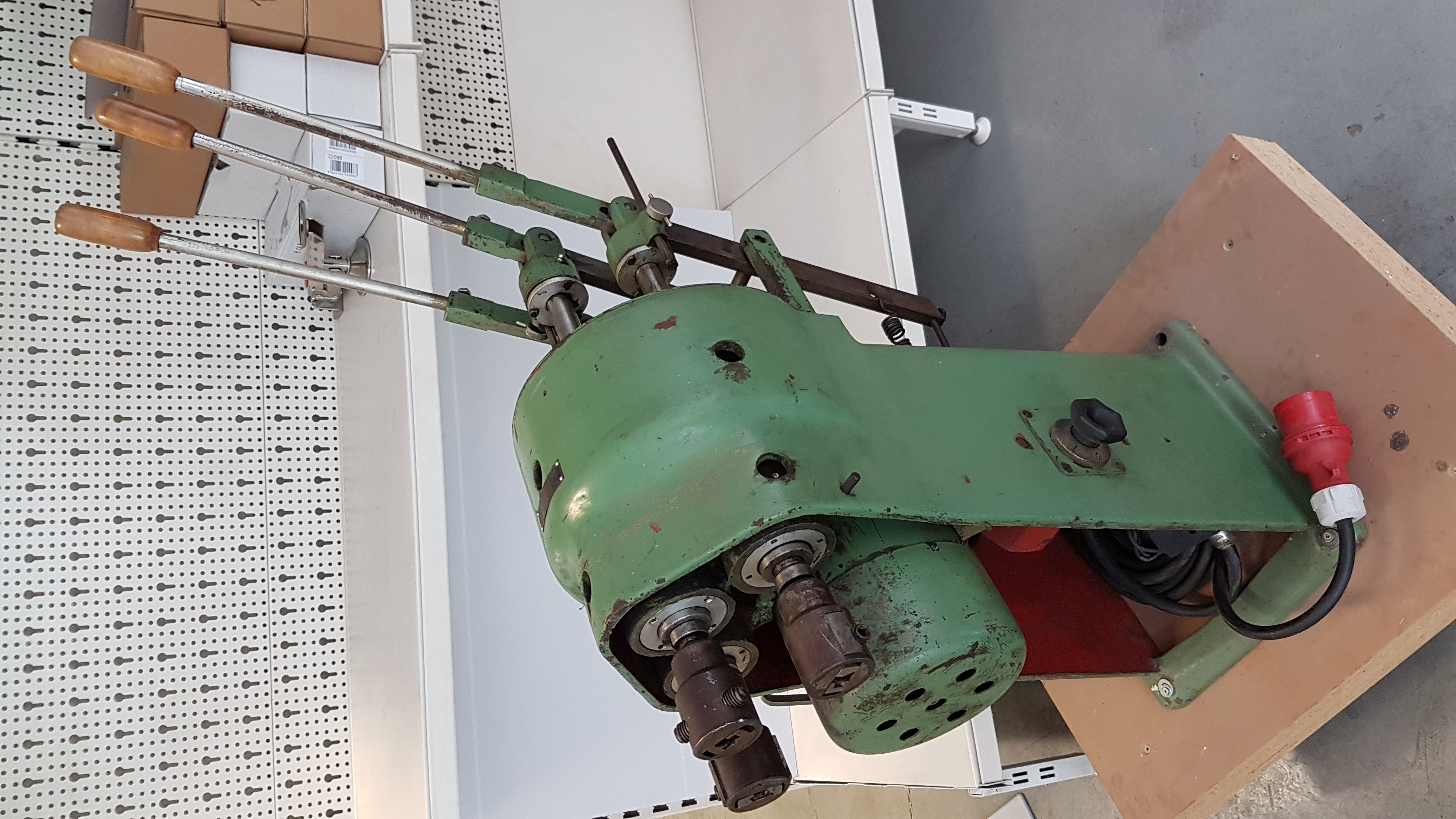 Schanbacher und Ebner Astlochbohrmaschine